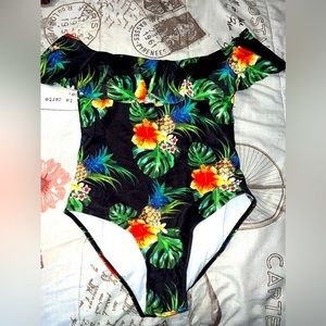 Womens bathing‎ suit NWOT